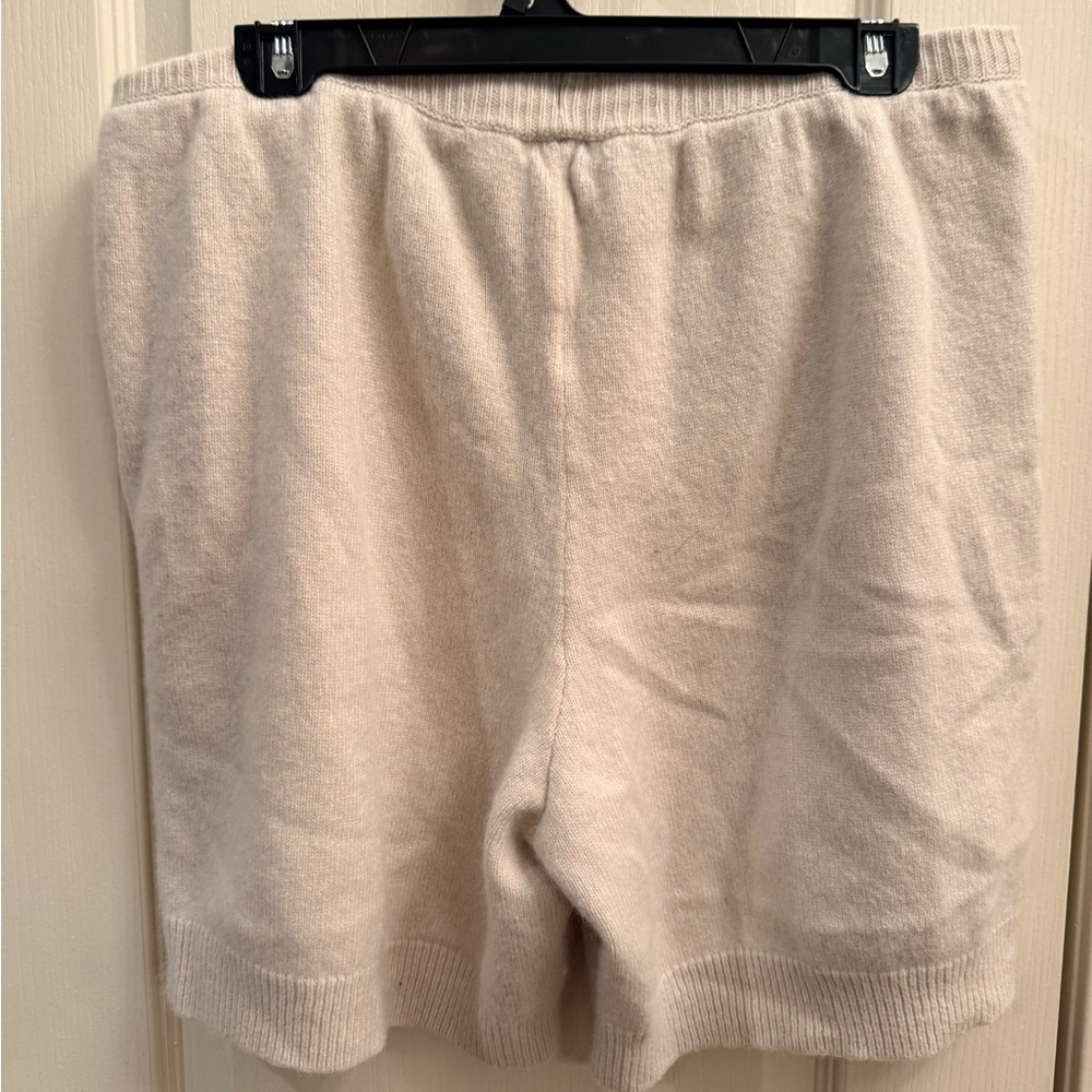 J. Crew Cream Knit shorts. Size large - Picture 3 of 4
